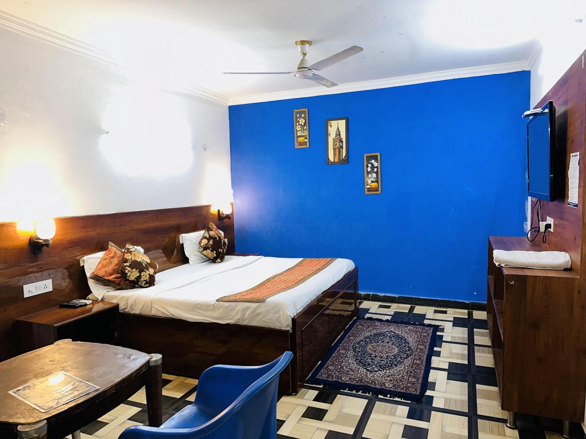 Golden Bed And Breakfast- High Quality Rooms In South Ex-1 D Block New Delhi Exterior photo